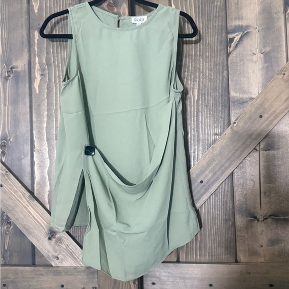 glam Dresses & Skirts - Glam Asymmetrical blouse
